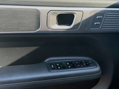 2025 Hyundai Santa Fe — photo 16 view