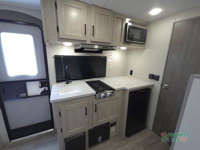 2024 Coachmen RV Catalina Summit Series 7 - Photo 17