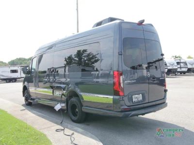 2027 Grech RV Strada-ion AWD — photo 38 view