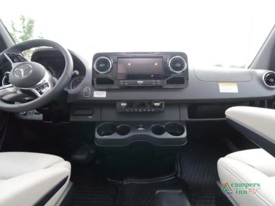 2027 Grech RV Strada-ion AWD — photo 32 view
