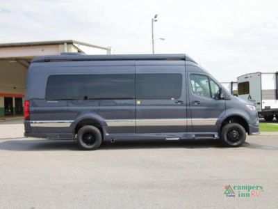 2027 Grech RV Strada-ion AWD — photo 41 view