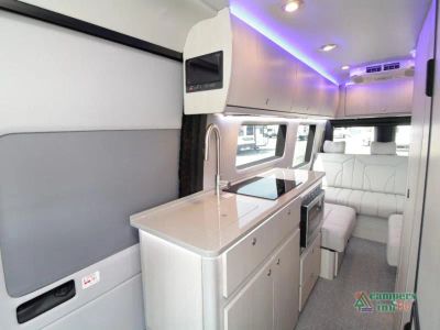 2027 Grech RV Strada-ion AWD — detail view