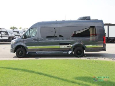 2027 Grech RV Strada-ion AWD — photo 37 view