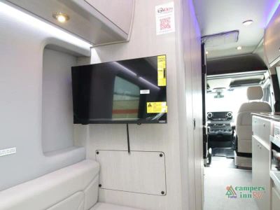 2027 Grech RV Strada-ion AWD — photo 23 view
