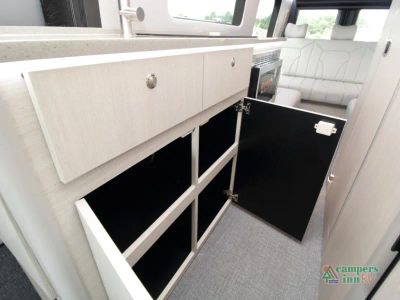 2027 Grech RV Strada-ion AWD — photo 16 view
