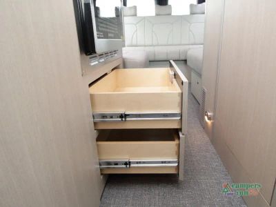 2027 Grech RV Strada-ion AWD — photo 18 view