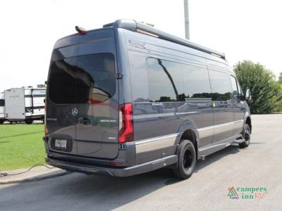 2027 Grech RV Strada-ion AWD — photo 40 view