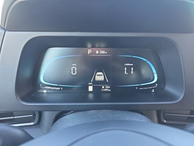 2025 Hyundai Elantra - Photo 10
