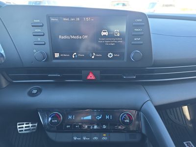 2025 Hyundai Elantra - Photo 11