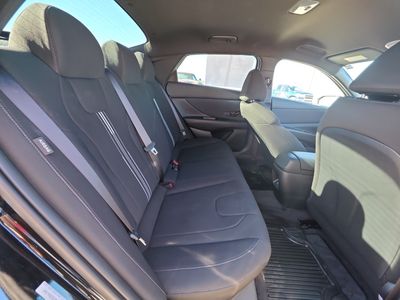 2025 Hyundai Elantra - Photo 14