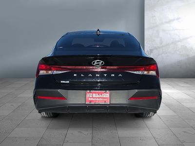 2025 Hyundai Elantra - Photo 6