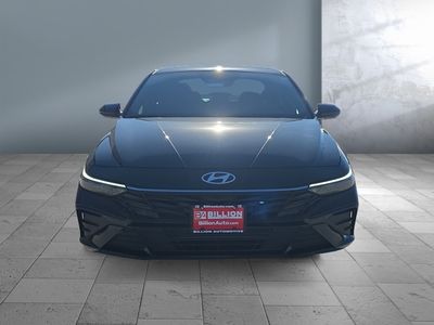 2025 Hyundai Elantra - Photo 3
