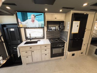2026 Grand Design LINEAGE SERIES F - Photo 11
