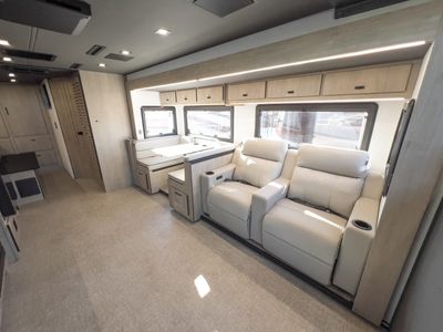 2026 Grand Design LINEAGE SERIES F - Photo 7