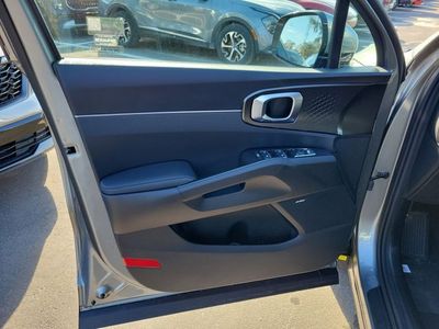 2026 Kia Sorento Hybrid — detail view