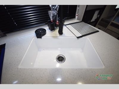 2026 Coachmen RV Catalina Legacy — photo 28 view