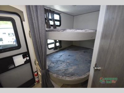2026 Coachmen RV Catalina Legacy — photo 33 view