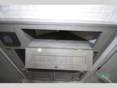2026 Coachmen RV Catalina Legacy — photo 21 view