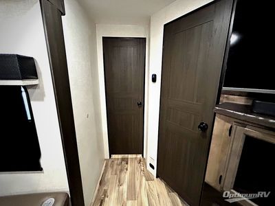2024 Venture RV SportTrek Touring Edition - Photo 6