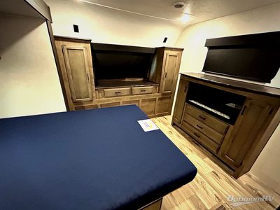2024 Venture RV SportTrek Touring Edition - Photo 7
