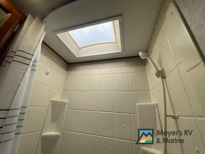 2017 Prime Time RV Avenger - Photo 25