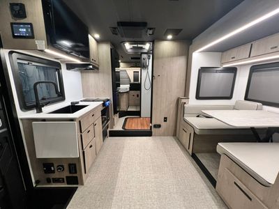 2026 Grand Design LINEAGE - Photo 5