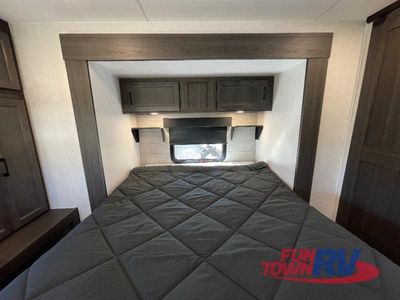 2026 Venture RV Stratus — photo 34 view