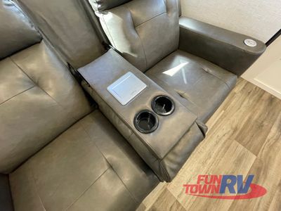 2026 Venture RV Stratus — photo 28 view