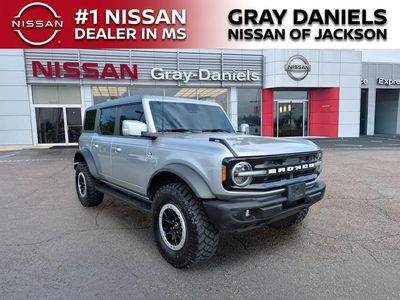 2022 Ford Bronco Outer Banks in Iconic Silver Metallic — front three-quarter view