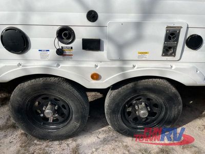 2025 Forest River RV Wildwood - Photo 6