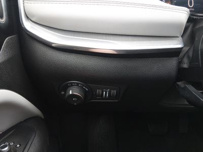 2024 Jeep Compass - Photo 13