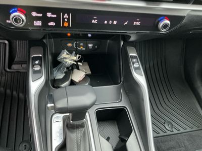 2026 Kia Sorento — photo 8 view