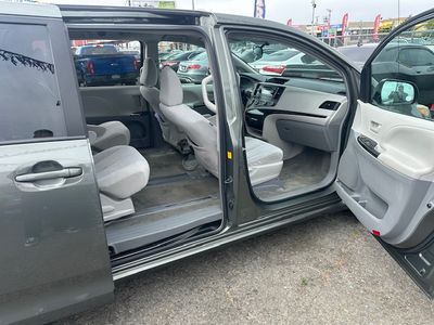 2012 Toyota Sienna - Photo 6