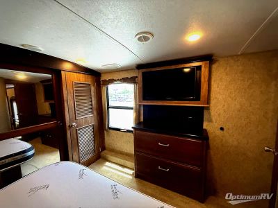 2016 Keystone Montana — photo 16 view