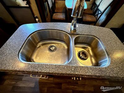 2016 Keystone Montana — photo 7 view