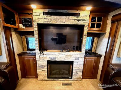 2016 Keystone Montana — photo 14 view