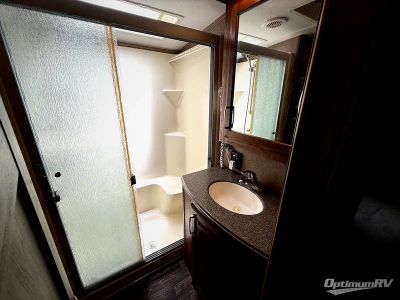 2016 Keystone Montana — photo 19 view