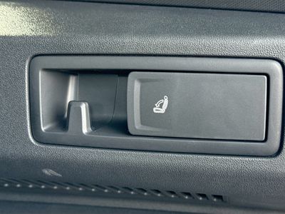 2026 Volkswagen Tiguan — photo 13 view