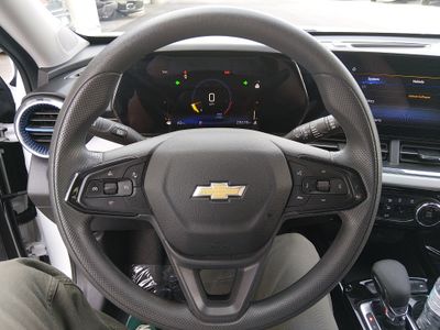 2025 Chevrolet Trax - Photo 12