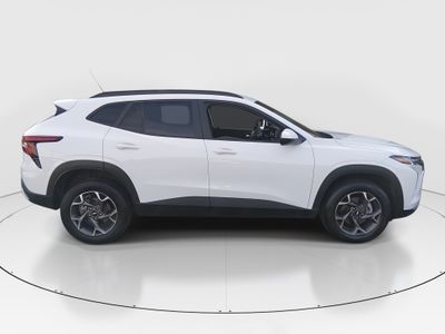 2025 Chevrolet Trax - Photo 8