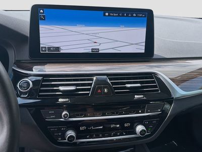 2022 BMW 5 Series - Photo 10