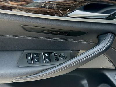 2022 BMW 5 Series - Photo 16