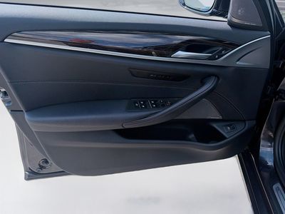 2022 BMW 5 Series - Photo 19