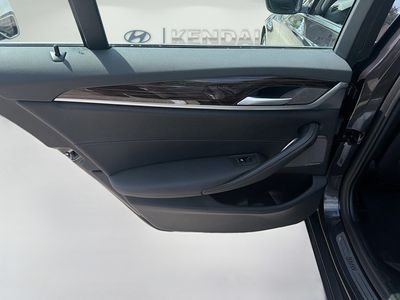 2022 BMW 5 Series - Photo 25