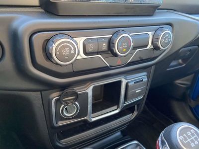 2021 Jeep Gladiator - Photo 25