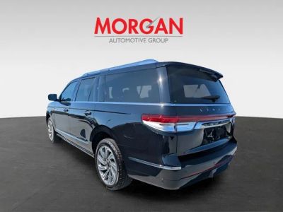 2023 Lincoln Navigator L — detail view