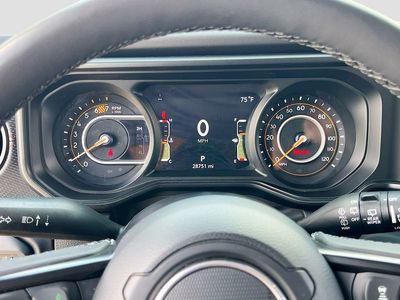 2025 Jeep Wrangler - Photo 12