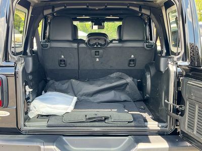 2025 Jeep Wrangler - Photo 25