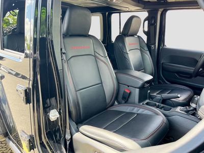 2025 Jeep Wrangler - Photo 27
