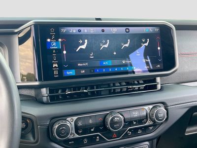 2025 Jeep Wrangler - Photo 20